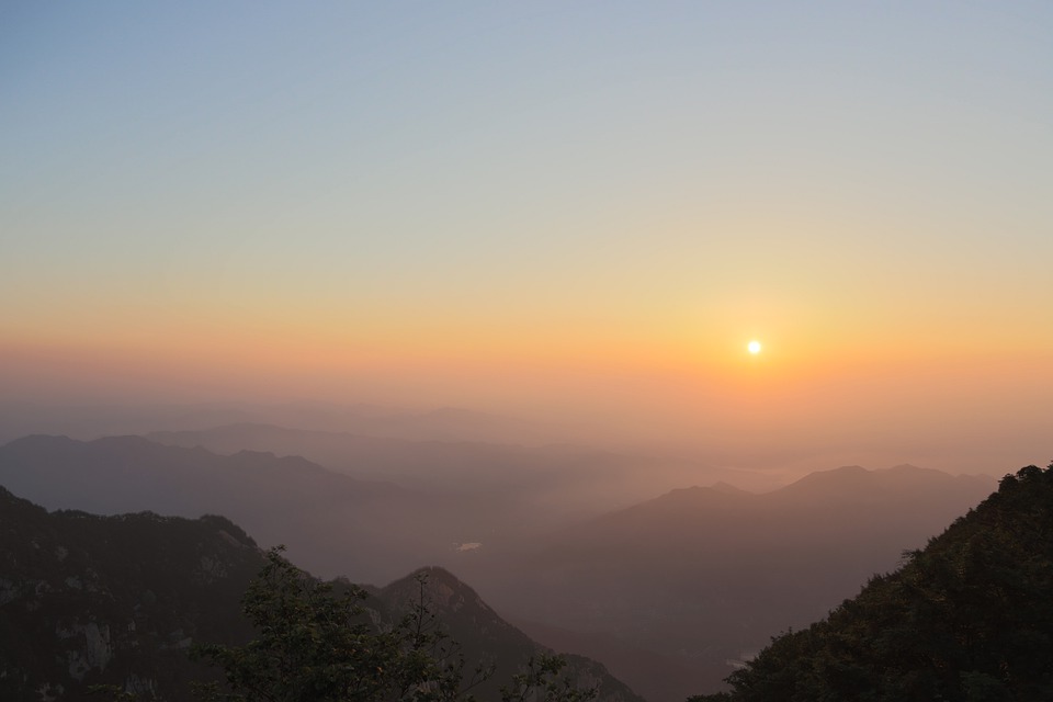 sunrise-5676316_960_720.jpg